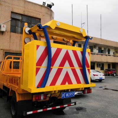 江铃防撞缓冲车与救护车 道路安全与应急救援的专业保障